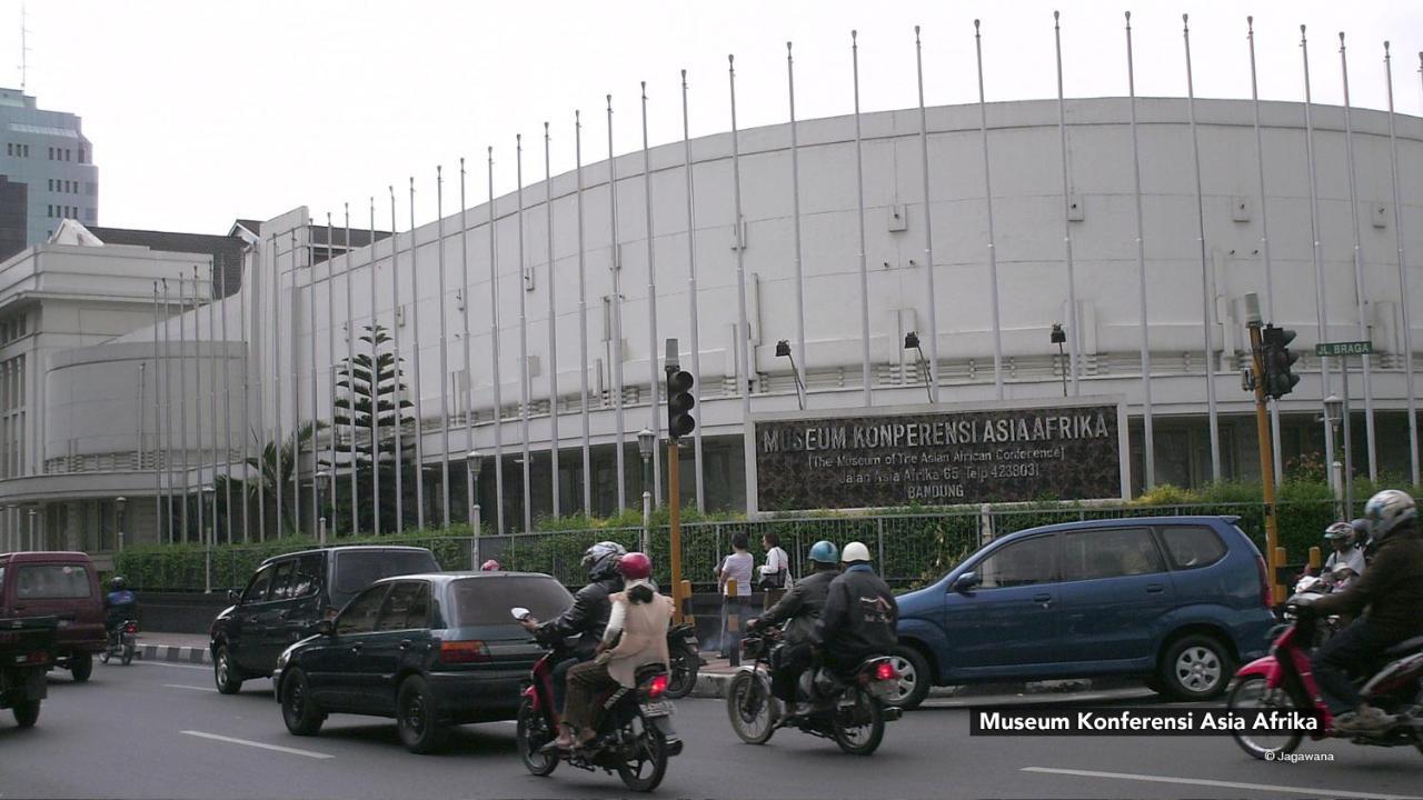 Bantal Guling Alun Alun Bandung Hotell Eksteriør bilde