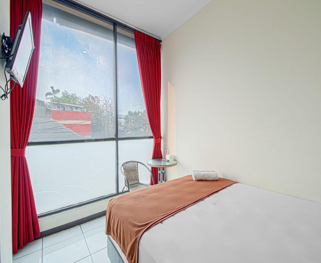 Bantal Guling Alun Alun Bandung Hotell Eksteriør bilde