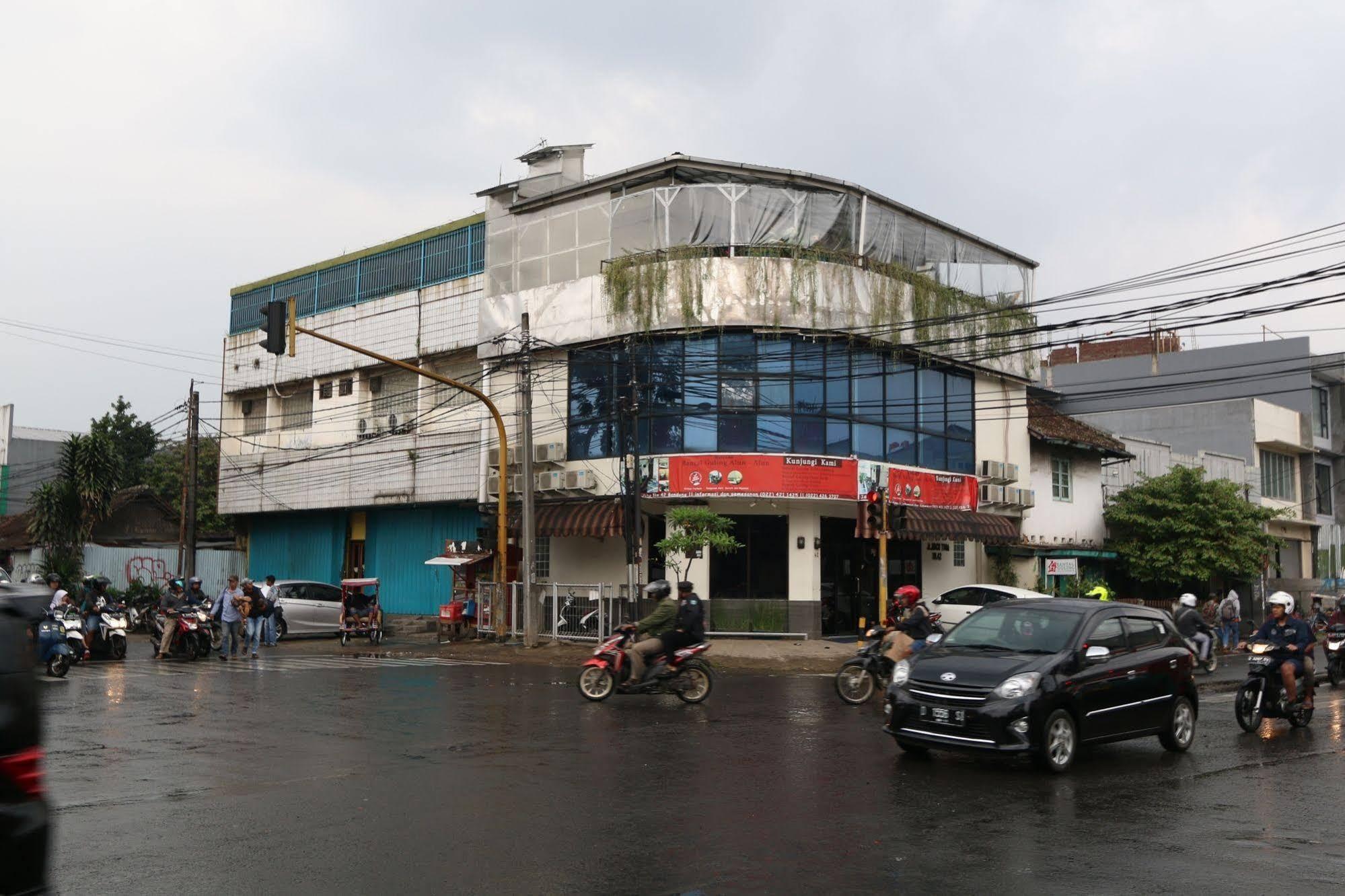 Bantal Guling Alun Alun Bandung Hotell Eksteriør bilde