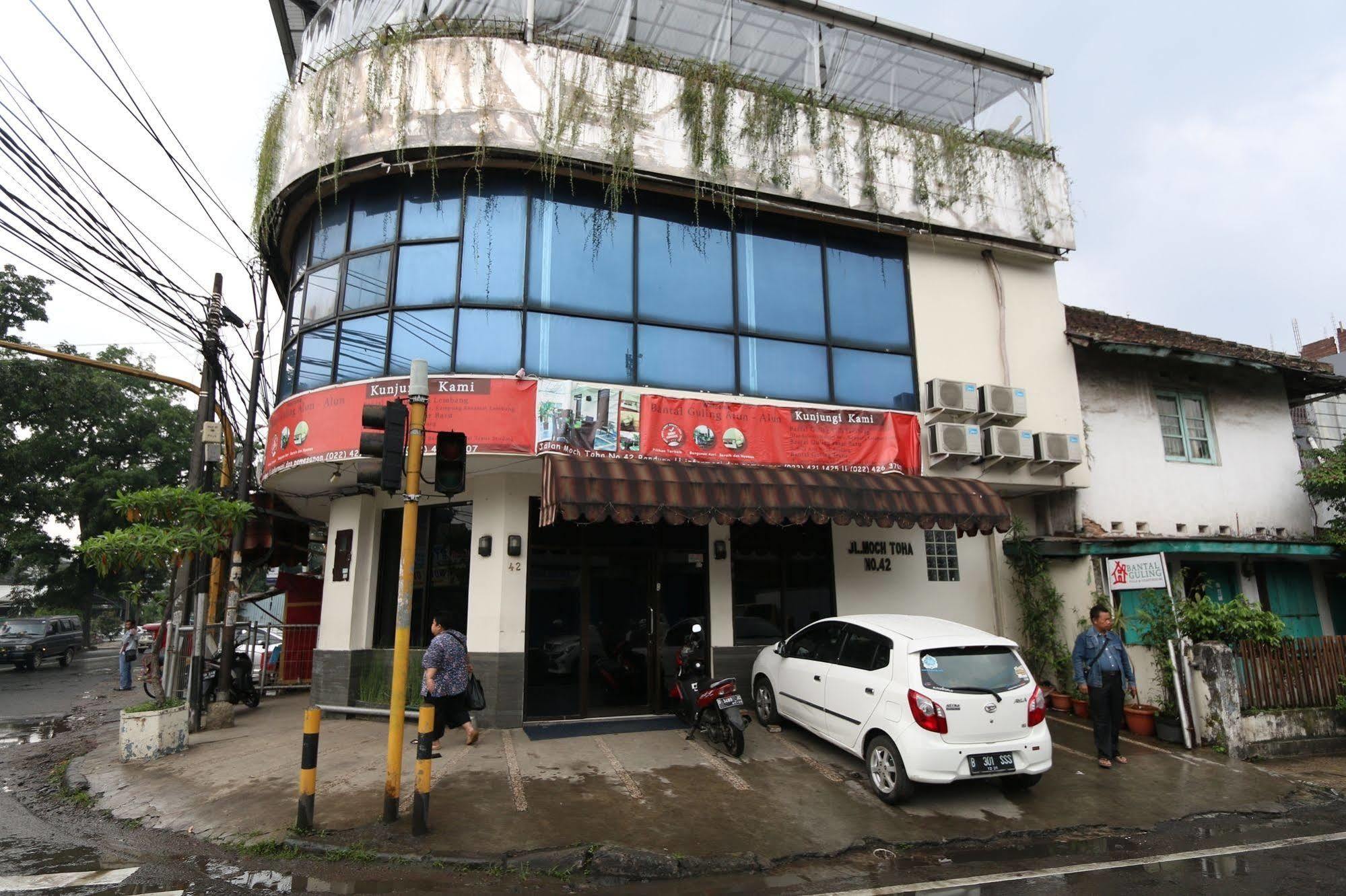 Bantal Guling Alun Alun Bandung Hotell Eksteriør bilde