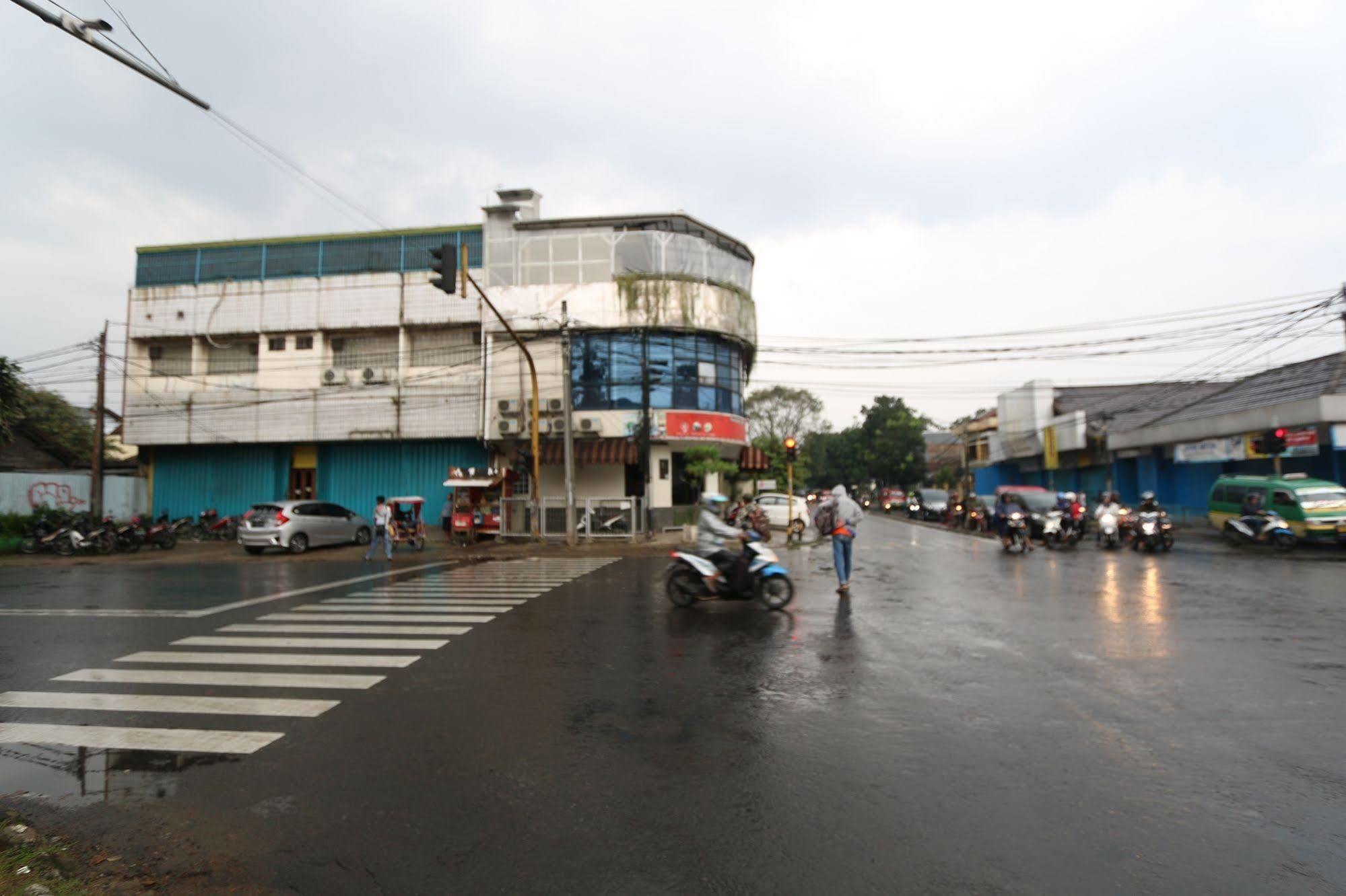 Bantal Guling Alun Alun Bandung Hotell Eksteriør bilde
